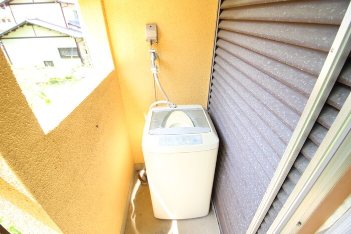 物件内観写真18　(洗濯機置場)