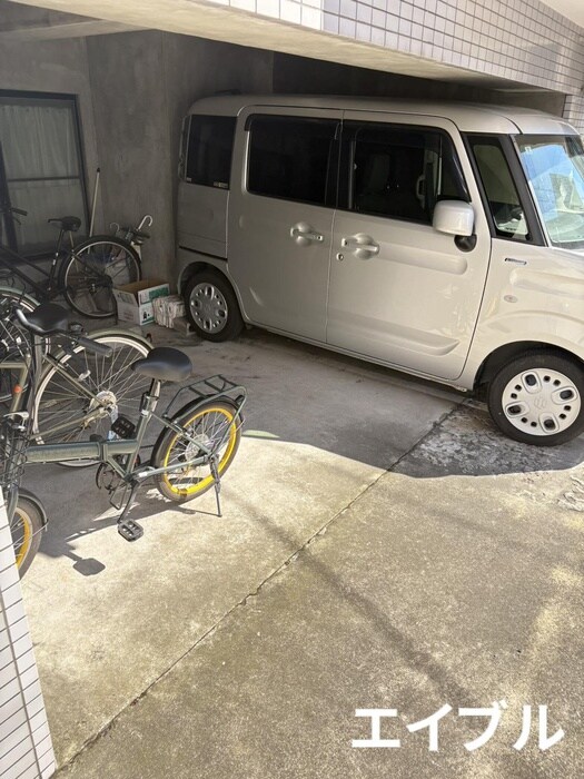 物件外観写真4　(駐車場)