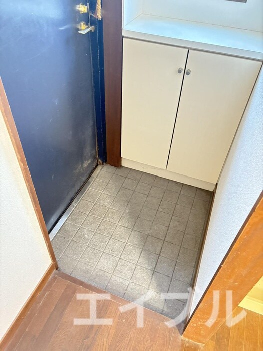 物件内観写真12　(玄関)