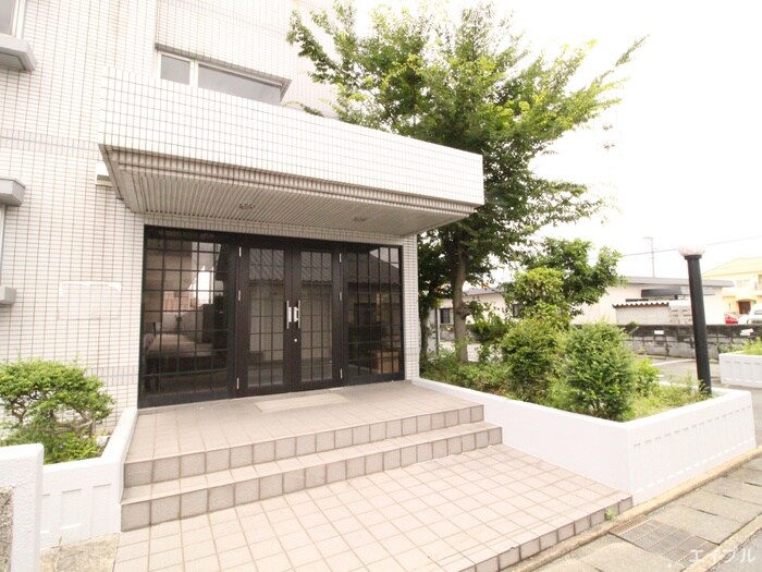 物件外観写真4　(エントランス部分)