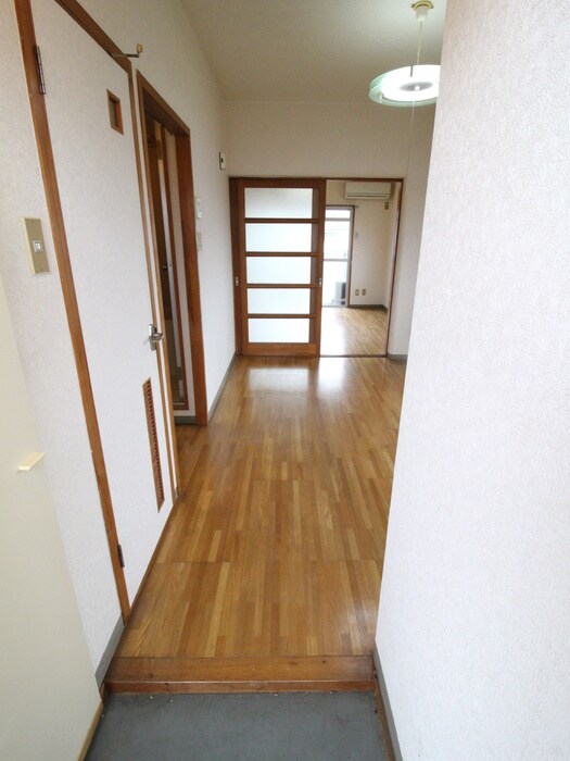物件内観写真11　(玄関)