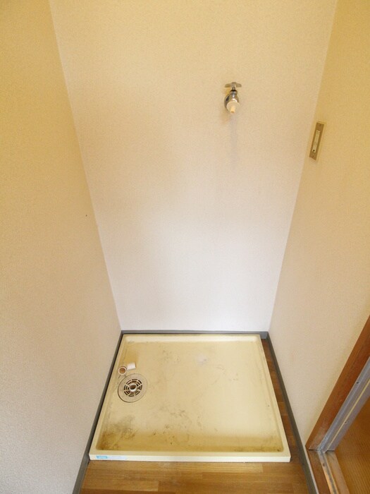 物件内観写真15　(洗濯機置場)