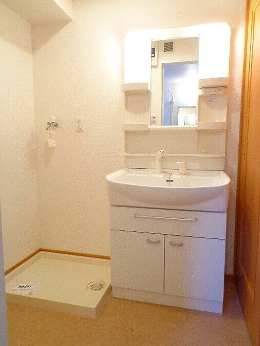 物件内観写真8　(洗面)