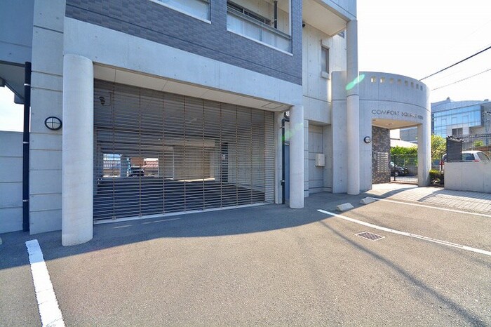 物件外観写真2　(駐車場)