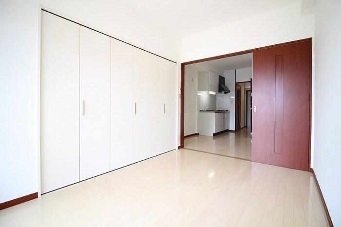 物件内観写真4　(居室)