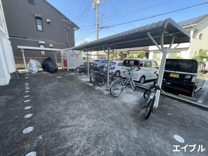 物件外観写真3　(駐輪場)
