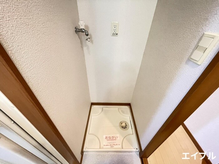 物件内観写真17　(洗濯機置場)
