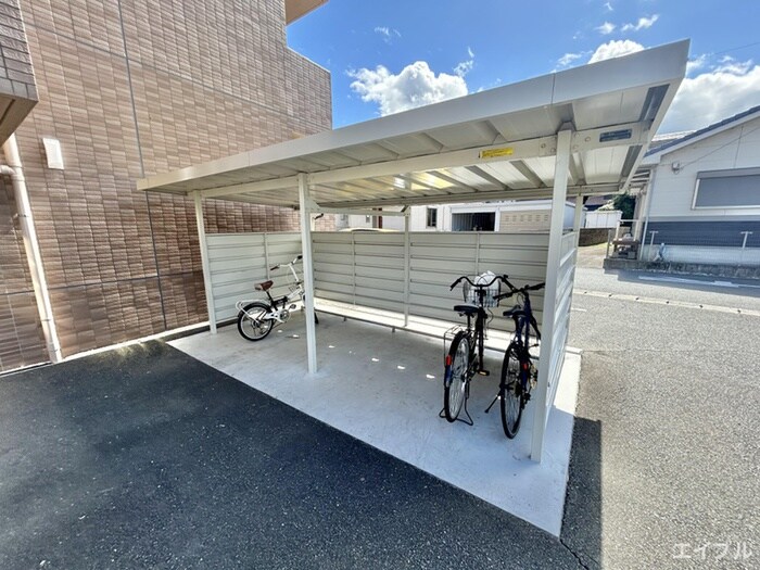 物件外観写真3　(駐輪場)