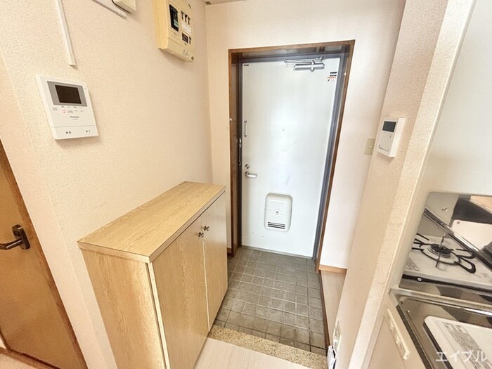 物件内観写真15　(玄関)