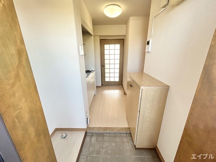 物件内観写真17　(玄関)