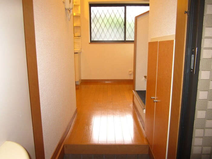 物件内観写真12　(玄関)