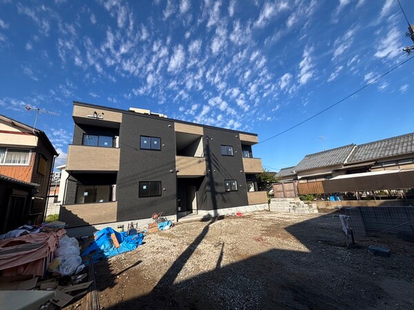 建築中