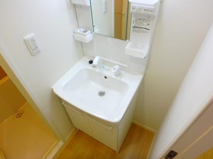 物件内観写真4　(洗面)