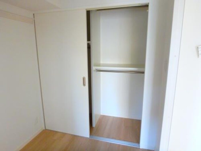 物件内観写真6　(収納)