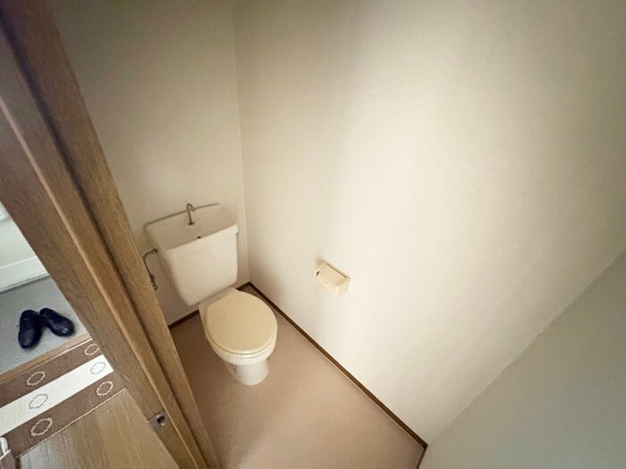 物件内観写真8　(トイレ)