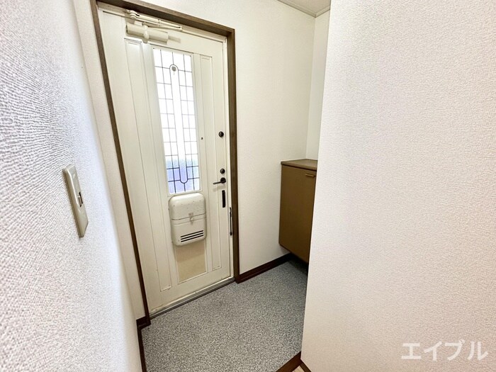 物件内観写真10　(玄関)