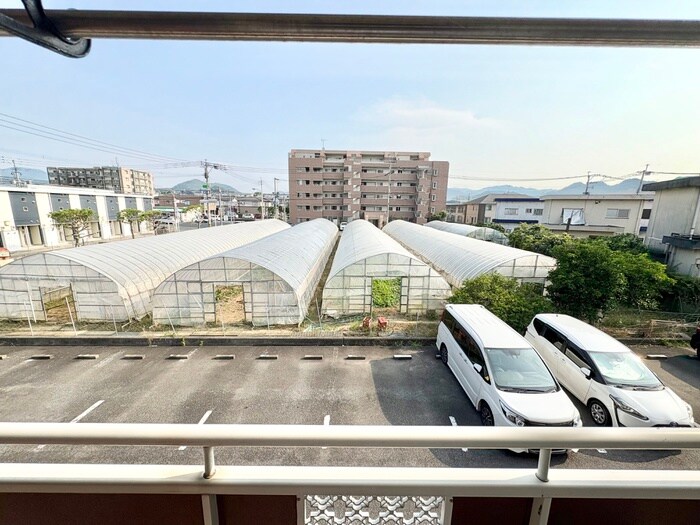 物件内観写真12　(室内からの展望)