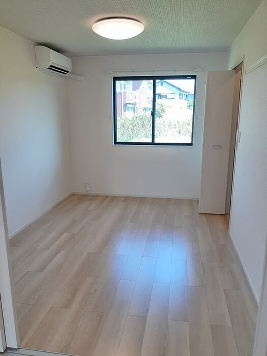 物件内観写真3　(居室)