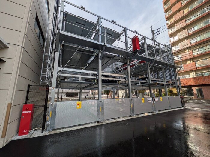 物件外観写真3　(駐車場)