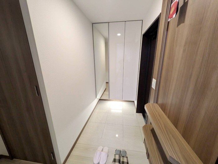 物件内観写真13　(玄関)