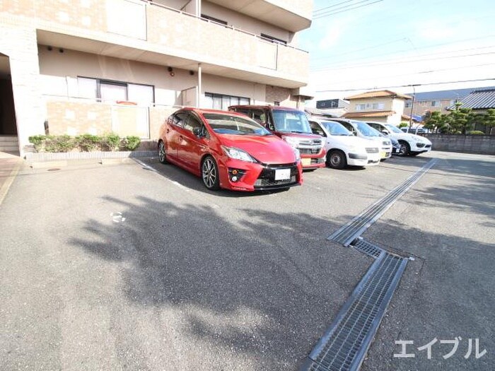 物件外観写真2　(駐車場)