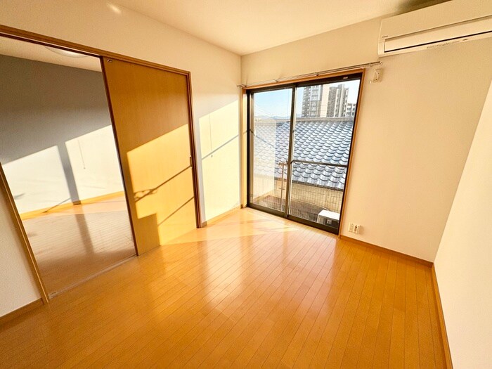 物件内観写真3　(居室)