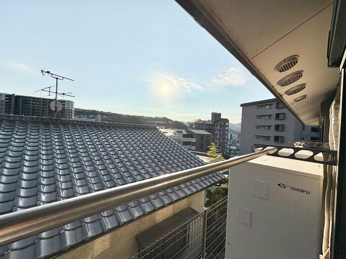 物件内観写真12　(室内からの展望)