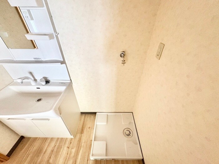 物件内観写真15　(洗濯機置場)