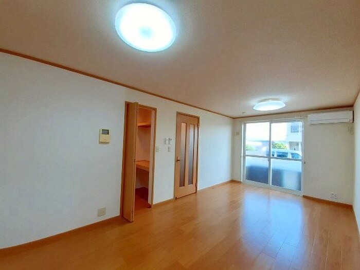 物件内観写真5　(居室)