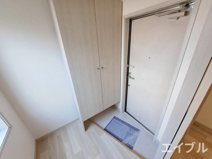 物件内観写真7　(玄関)