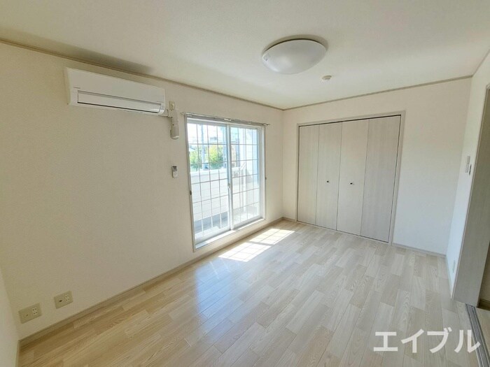 物件内観写真8　(居室)