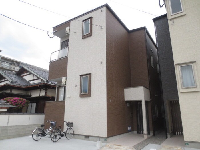 物件外観写真1　(外観写真)