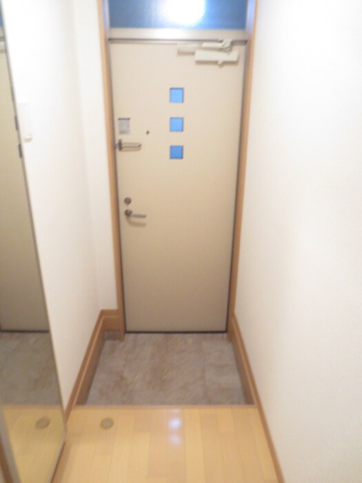 物件内観写真16　(玄関)