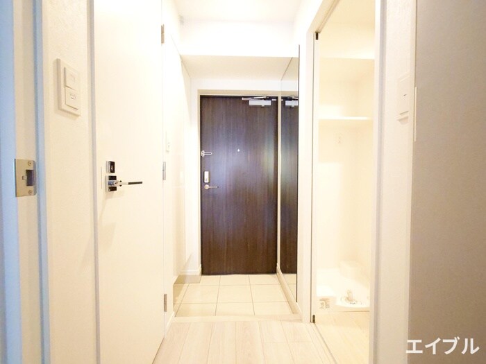 物件内観写真13　(玄関)