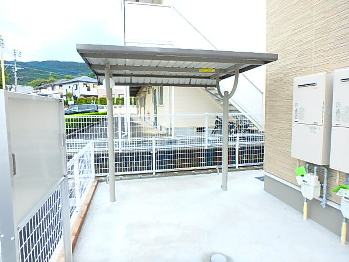 物件外観写真3　(駐輪場)