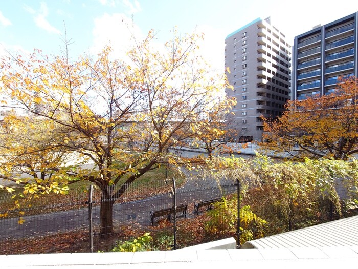 物件内観写真21　(室内からの展望)