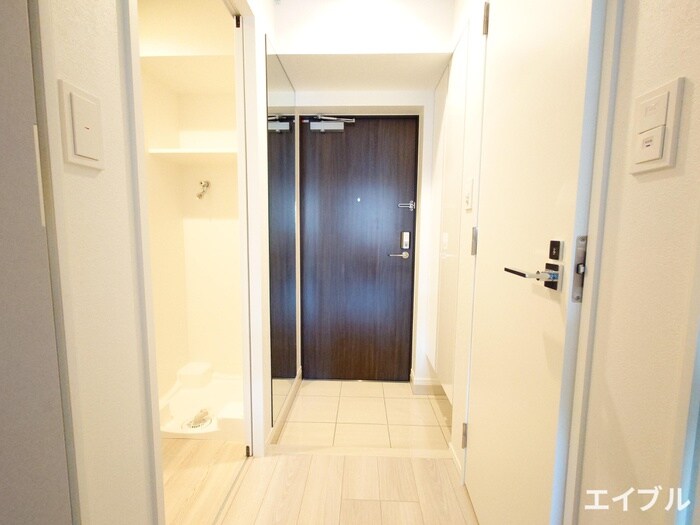 物件内観写真13　(玄関)