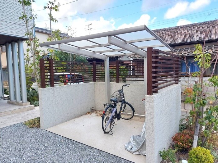 物件外観写真4　(駐輪場)