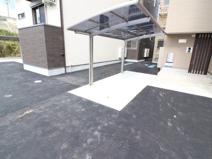 物件外観写真3　(駐輪場)