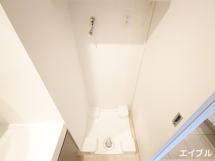 物件内観写真11　(洗濯機置場)