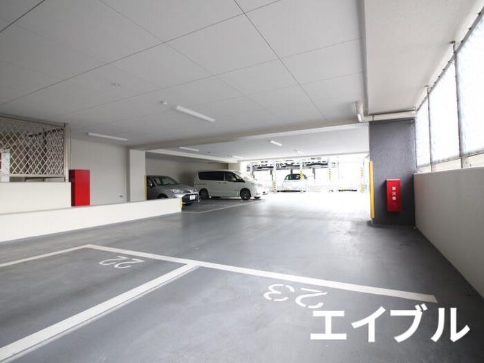 物件外観写真4　(駐車場)