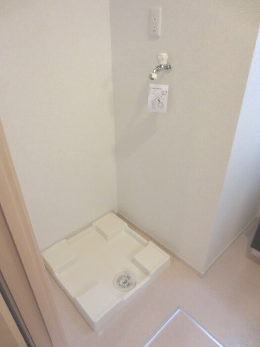 物件内観写真15　(洗濯機置場)