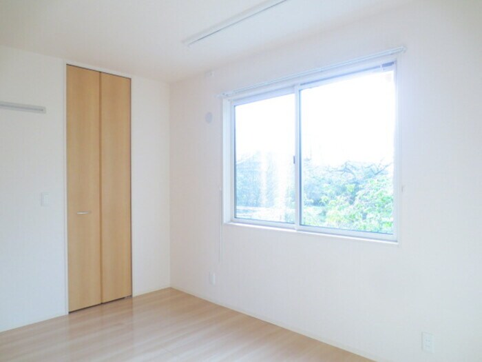 物件内観写真3　(居室)