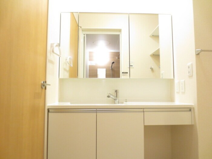 物件内観写真8　(洗面)