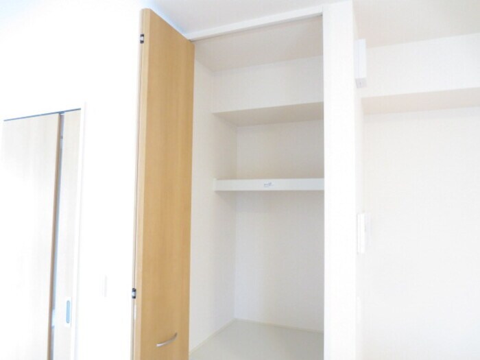 物件内観写真13　(収納)