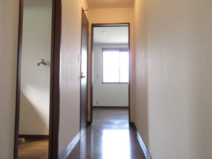 物件内観写真18　(廊下)