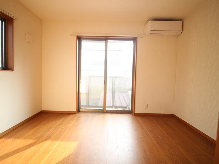 物件内観写真2　(居室)