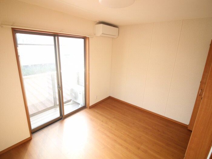 物件内観写真3　(居室)