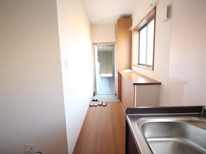 物件内観写真12　(玄関)