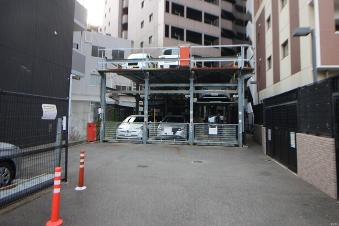 物件外観写真2　(駐車場)